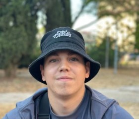 Artëm, 20, Sevastopol