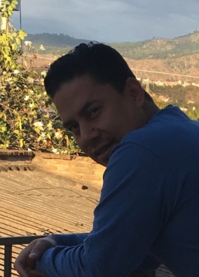 Jorge Oliveros, 44, República de Honduras, Tegucigalpa