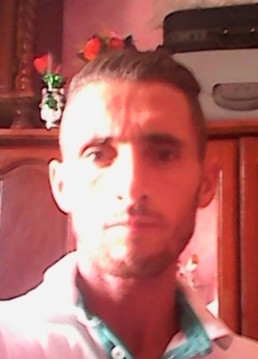 Ahmed, 37, People’s Democratic Republic of Algeria, Constantine