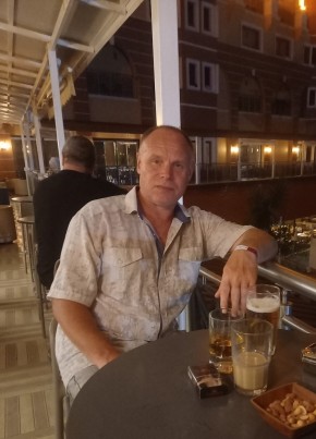 Михаил из Березники 52 года