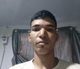 Moisés, 22, Washington D.C.