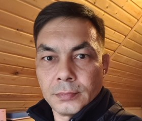 Vadim Myatov, 46, Moscow