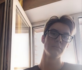 Oleg, 25, Saint Petersburg