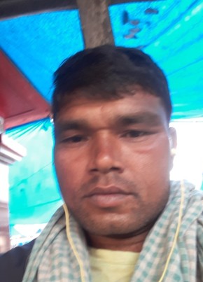 Dilip Sah, 37, India, Dhupgāri