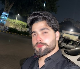Waleed, 22, Gujranwala