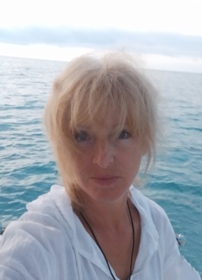 Анна, 52, Россия, Сочи