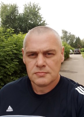 Михаил из Воронежа 44 года