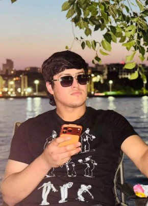 Эхсон из Воронежа 18 лет