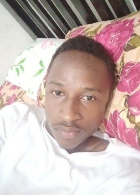 REVINUS LEWIS, 23, Republika y’u Rwanda, Kigali