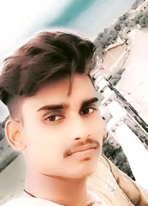 Rikesh Kumar, 19, India, Delhi