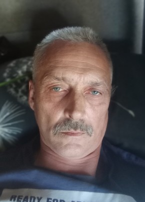 Геннадий из Смоленска 53 года