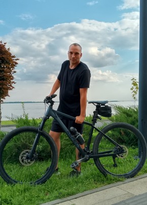 Влад из Саратова 39 лет