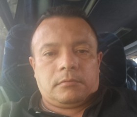Leo, 40, Bogota