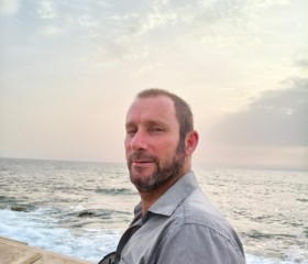 ايمن, 52, Bat Yam