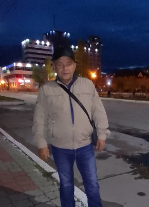 Илья, 54, Россия, Радужный (Югра)