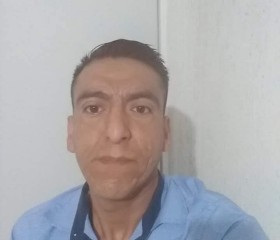 Juan Carlos, 41, Tijuana