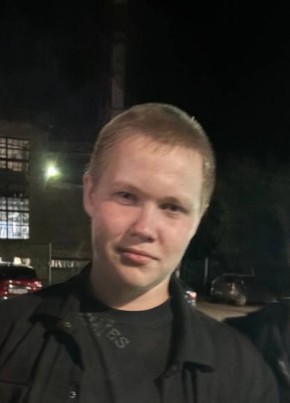 Максим из Вятские Поляны 18 лет
