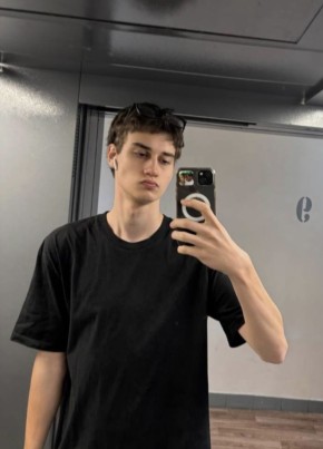 Vadim из Москвы 18 лет