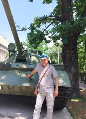 Бейбит из Астаны 51 год
