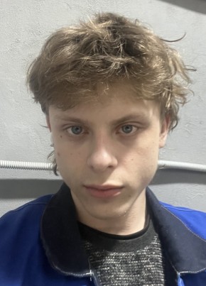 Михаил из Симферополи 22 года