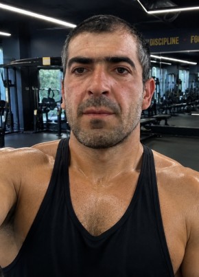 Artur Mirzoyan из Երեվան 42 года