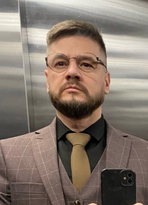 Кирилл из Красноярска 46 лет