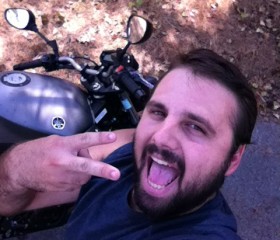 micka, 34, Les Sorinieres
