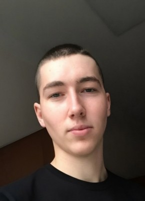 Влад из Черлака 19 лет