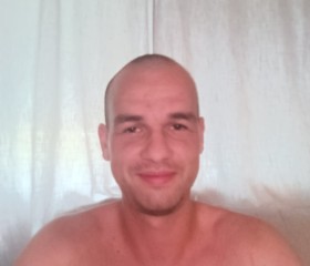 Niko, 30, Galanta