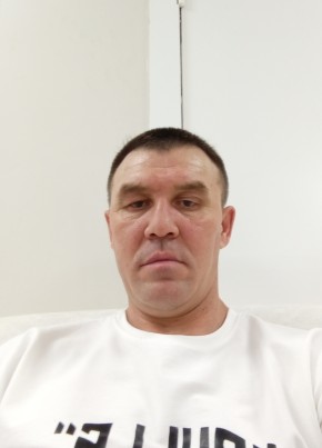Роман из Москвы 47 лет