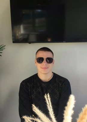 Данил из Йошкар-Олы 22 года