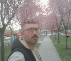 Adem, 32, Esenler