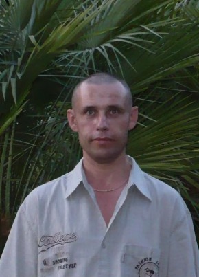 Юрий Петров