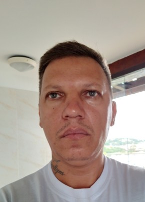 Robson, 43, República Federativa do Brasil, Búzios