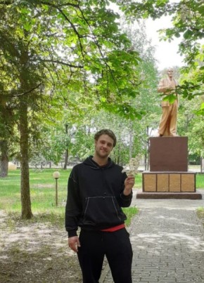Андрей из Колпино 23 года