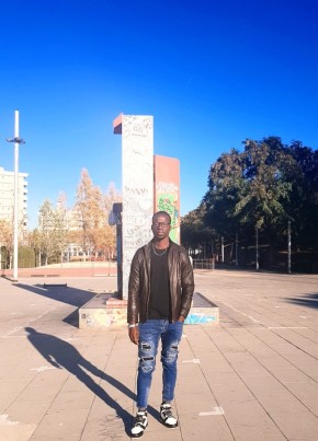 Kone, 28, Estado Español, Badalona