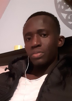 Omar mbaye, 22, Bundesrepublik Deutschland, Altensteig