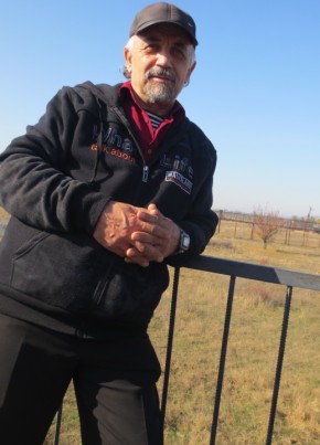 Oleg, 74, Россия, Керчь