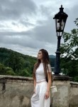 Dina, 26, Bochum