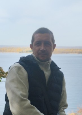 Максим из Самары 44 года
