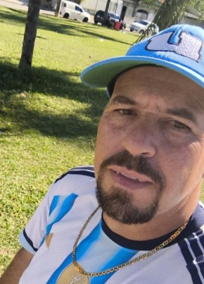 Je из São José dos Campos 46 лет