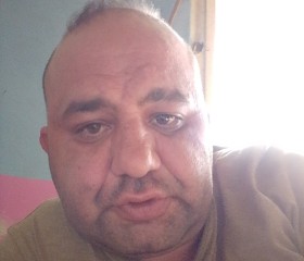 András, 36, Budapest