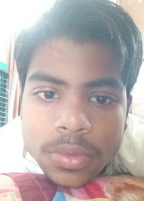 Deepak kewat, 19, India, Satna