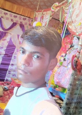Devesh Parmar, 19, India, Agra
