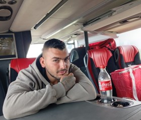 Constantin, 22, Bertrix