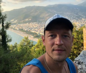 Dmitriy, 38, Sanya