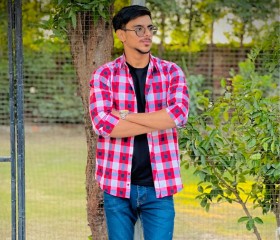 Faizan, 21, Gujranwala