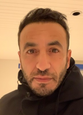 karim, 38, République Française, Paris