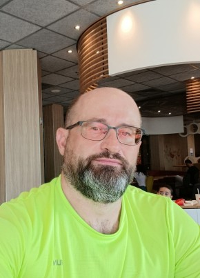 Влад из חדרה 46 лет