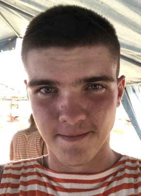 Андрей из Подольска 22 года